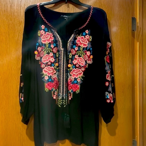 Andree Tops - Beautiful embroidered flowy top- never worn Size 1X